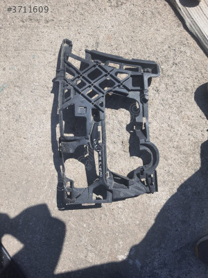 VOLKSWAGEN GOLF 7 ÖN TAMPON SOL BRAKETİ 5G0807723