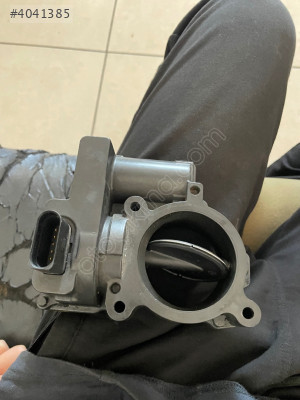 Volkswagen golf5 1.4 tsi gaz kelebeği boğazı 03c128063A