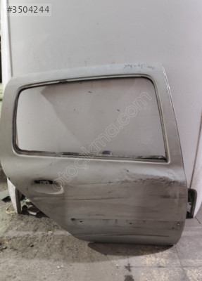 RENAULT CLİO 2 SAĞ ARKA KAPI ÇIKMA PARÇA