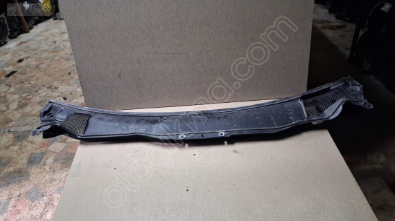 2014-18 VOLVO V40 ÖN CAM IZGARASI SÖKME ORJİNAL