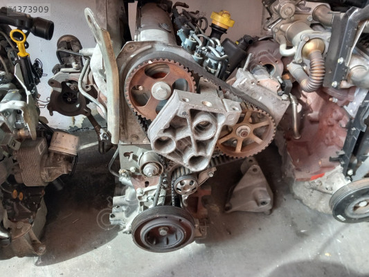 OPEL VİVARO 1.9 DCİ ÇIKMA MOTOR