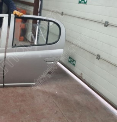 toyota yaris 02/06 sol arka kapı sefalılar oto cıkma