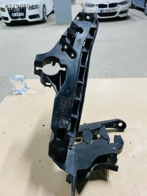 ÇIKMA AUDI A4- 08/12  SAĞ FAR ALT BAĞLANTI BRAKETİ 8K0805608