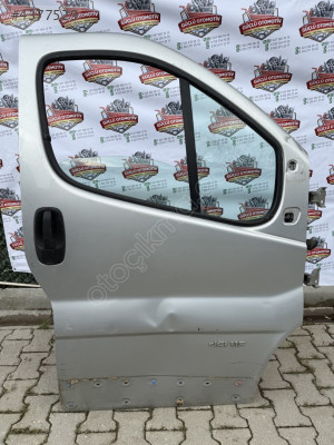 RENAULT TRAFIC SAĞ ÖN KAPI SÖKME ORİJİNAL