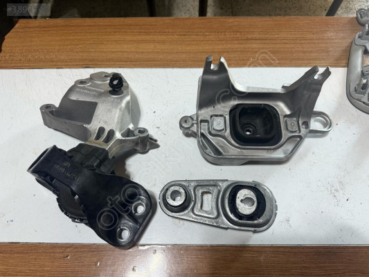 2018-24 RENAULT MEGANE 4 1.3 MOTOR KULAKLARI ORJ ÇIKMA