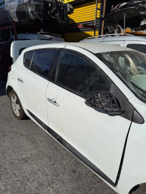 RENAULT MEGANE  3 SAĞ ÖN  KAPI BEYAZ DOLU