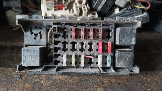 Opel ascona sigorta kutusu