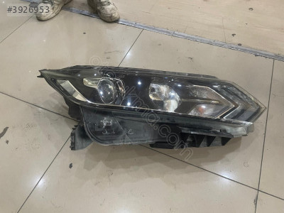 NİSSAN QASHQAİ J11 SAĞ FAR
