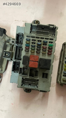 DOBLO 1.9 JTD SİGORTA KUTUSU ORJİNAAL ÇIKMA PARÇAA