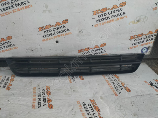 Ford Focus 1 Çıkma Ön Tampon Orta Izgara 2002-2009