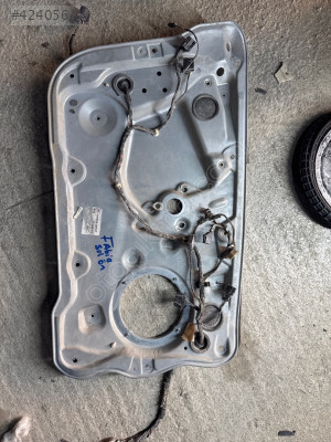 Skoda Fabia sol ön iç sacı cam krikosu