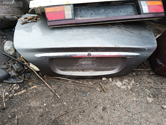 Jaguar bagaj kapağı