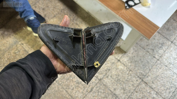 2005-2007 WV POLO ÜÇGEN BAKALİTİ ORJ ÇIKMA