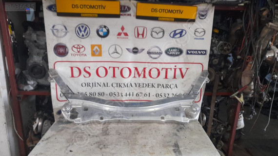 Mercedes 213 E Ön Panel