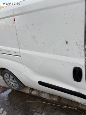 Doblo sağ arka kapı