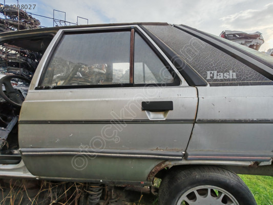RENAULT R 11 FLASH SOL ARKA KAPI - SOL ARKA ÇAMURLUK