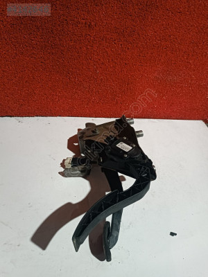 Clio 4 Gaz pedalı