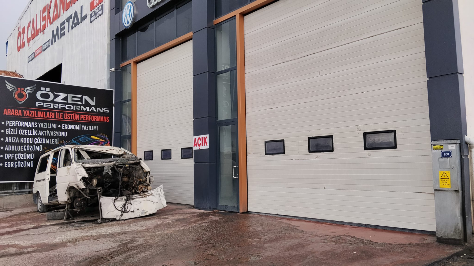 SİYAH VOLKSWAGEN